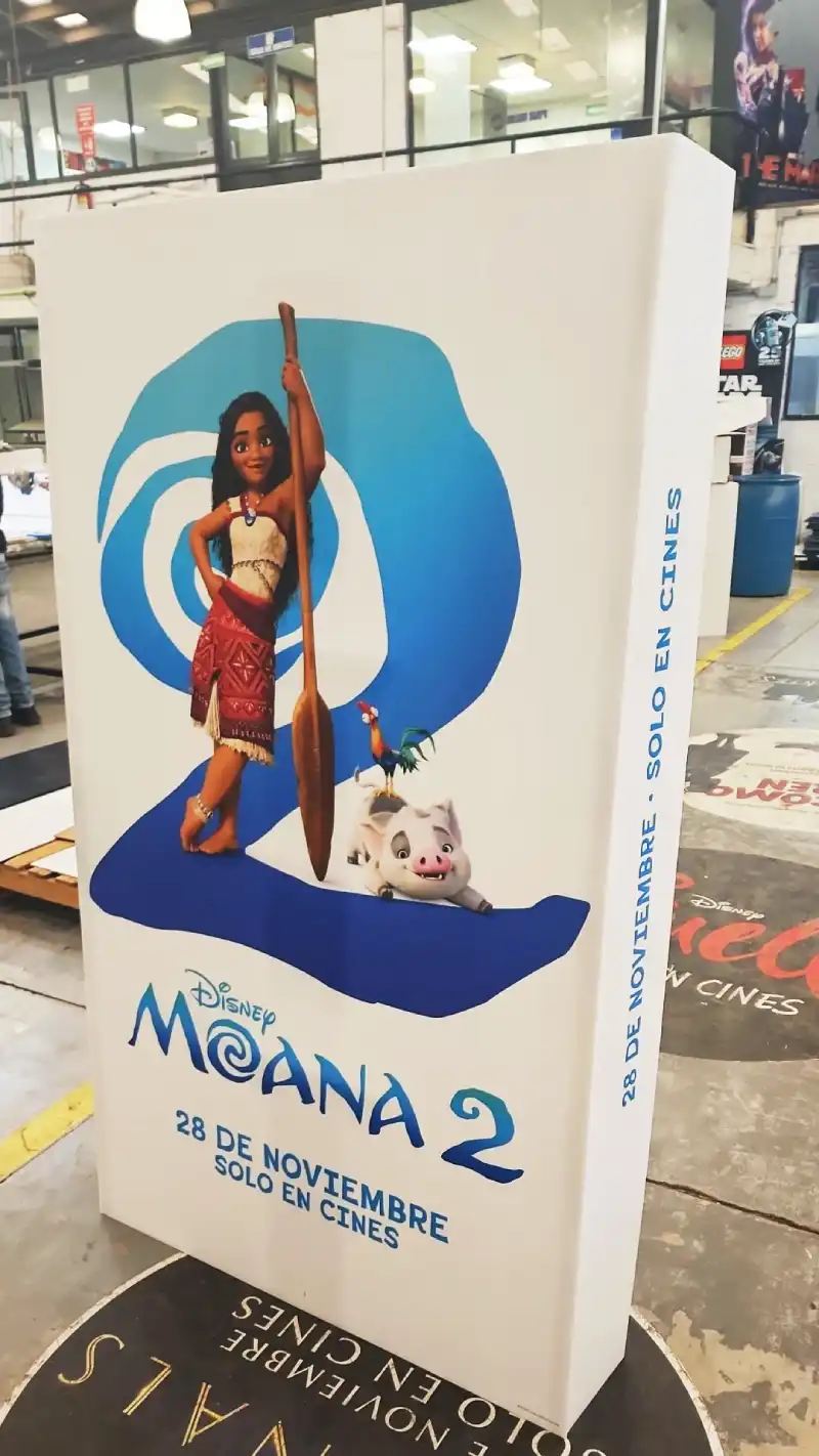 Standee Publicitario para cine de película Moana 2